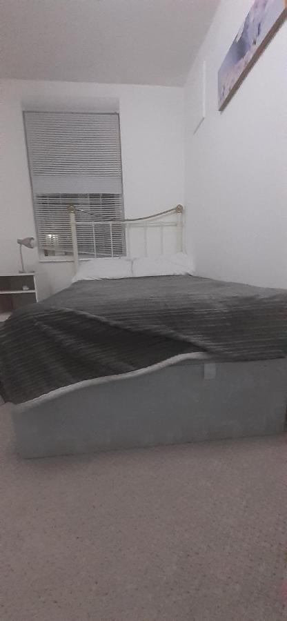 Double Close To Portobello And Westfield * London